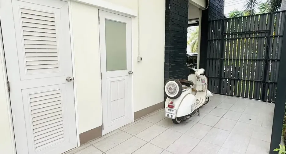 Haus zur Miete mit 4 Zimmer in Lat Krabang, Bangkok