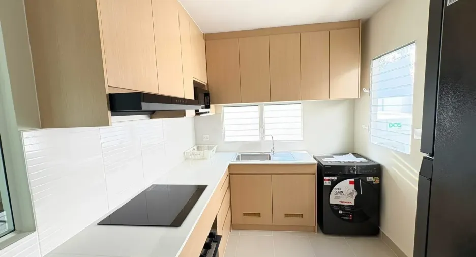 For rent 4 bedrooms house in Bang Phli, Samut Prakan