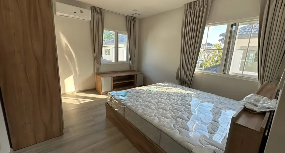 For rent 4 bedrooms house in Bang Phli, Samut Prakan