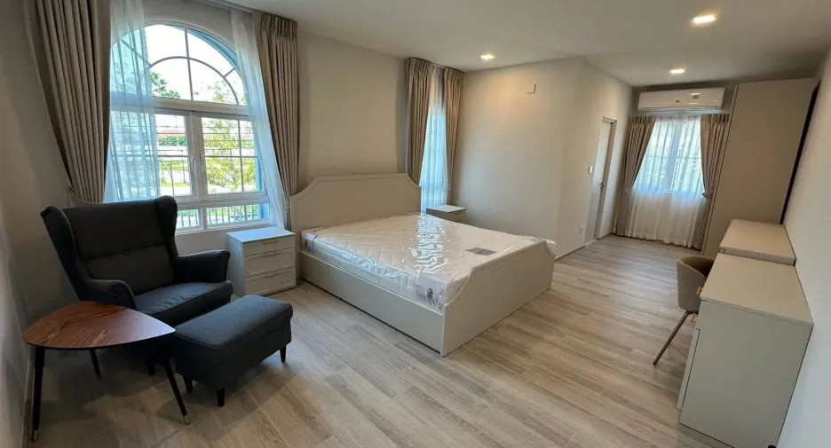 For rent 4 bedrooms house in Bang Phli, Samut Prakan