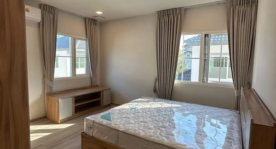 For rent 4 bedrooms house in Bang Phli, Samut Prakan