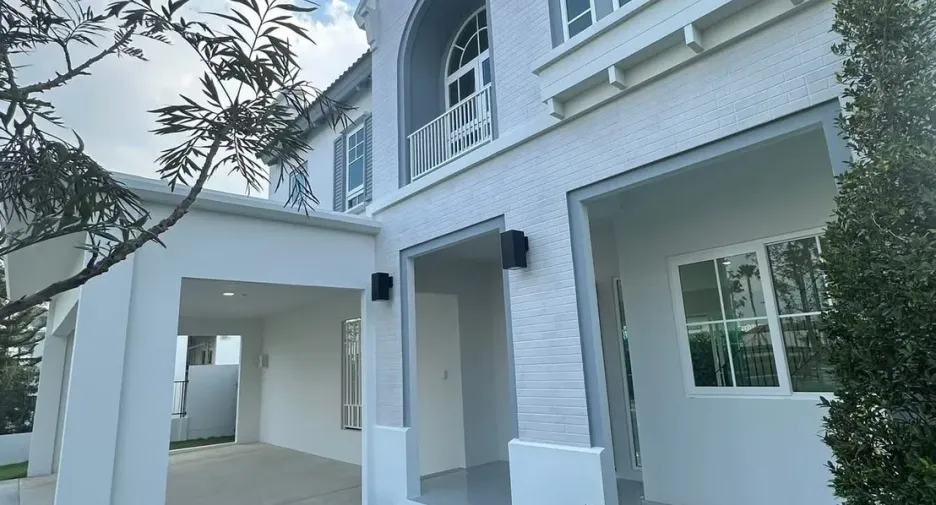 For rent 4 bedrooms house in Bang Phli, Samut Prakan
