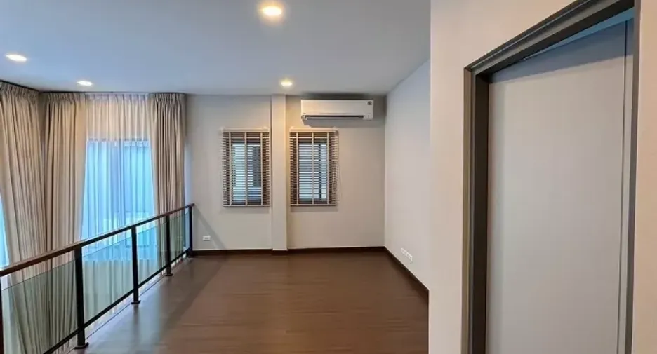 For rent 4 bedrooms house in Bang Phli, Samut Prakan
