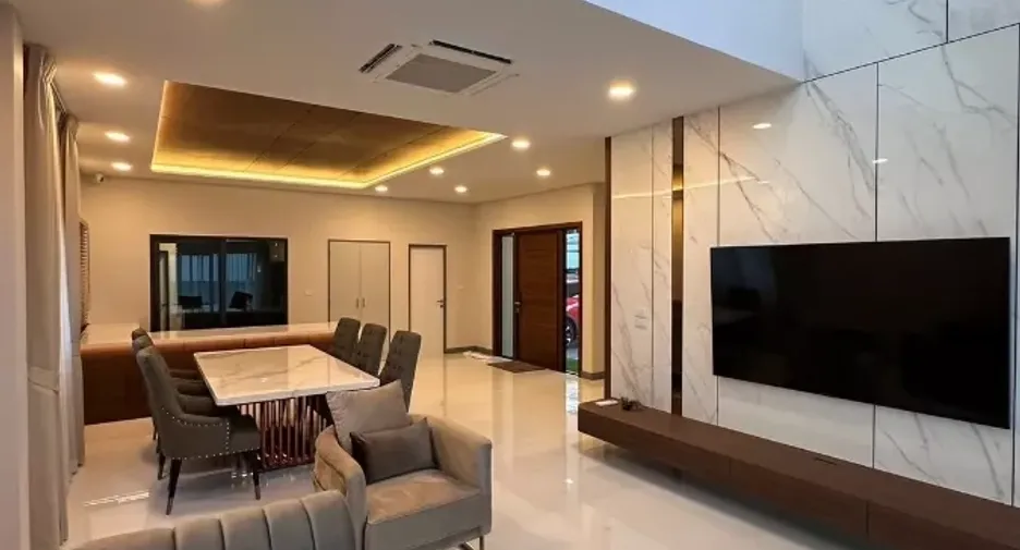 For rent 4 bedrooms house in Bang Phli, Samut Prakan
