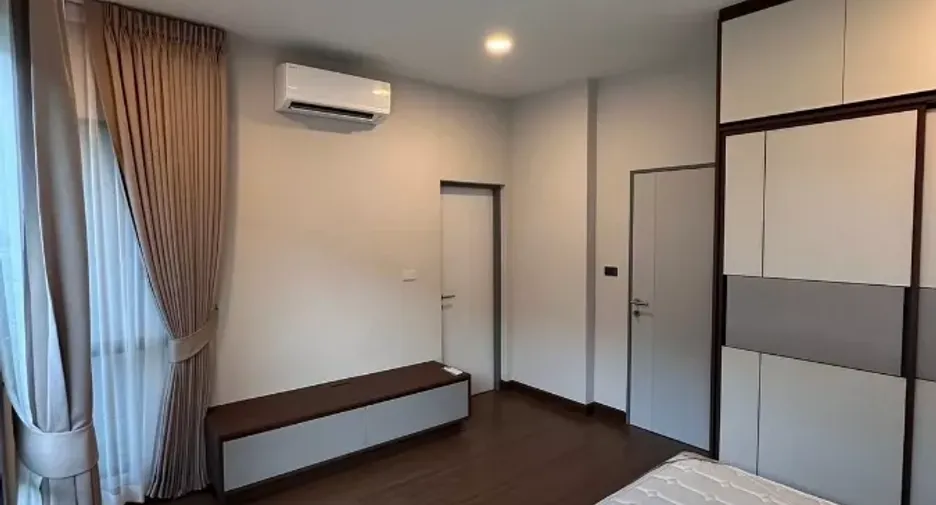 For rent 4 bedrooms house in Bang Phli, Samut Prakan