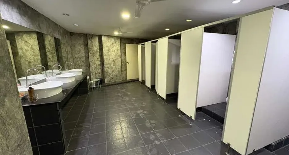 出租 商业空间 在 Khlong Toei, 曼谷