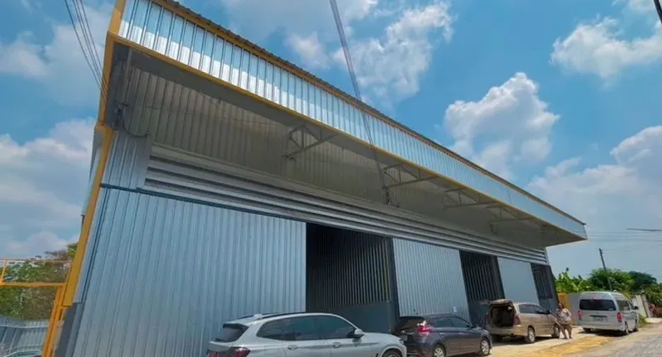 For rent warehouse in Mueang Pathum Thani, Pathum Thani