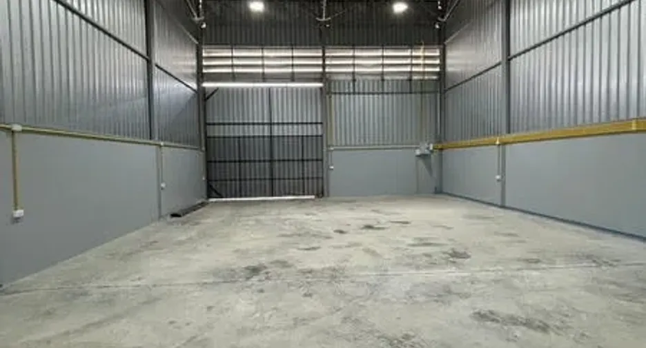 For rent warehouse in Mueang Pathum Thani, Pathum Thani