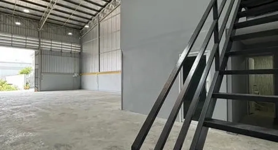 For rent warehouse in Mueang Pathum Thani, Pathum Thani
