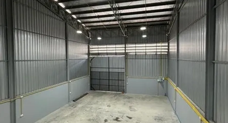 For rent warehouse in Mueang Pathum Thani, Pathum Thani