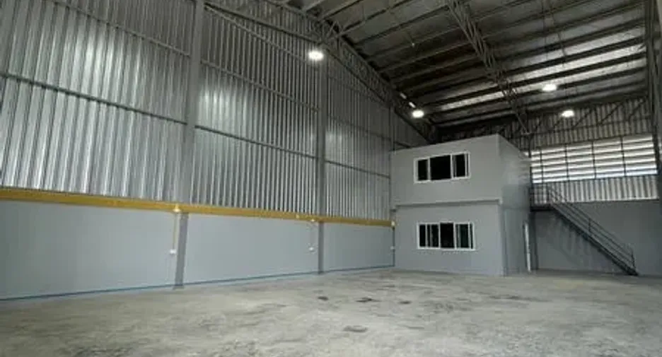 For rent warehouse in Mueang Pathum Thani, Pathum Thani
