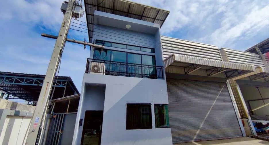 Almacén en alquiler en Lam Luk Ka, Pathum Thani
