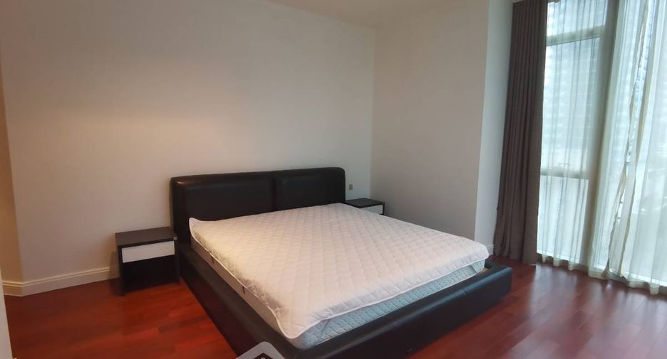 Condo en alquiler de 3 habitaciones en Pathum Wan, Bangkok