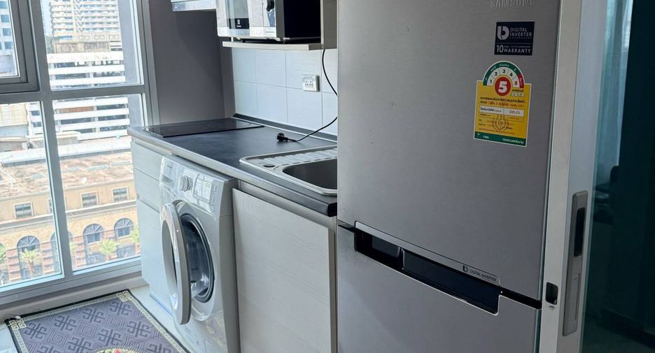 Продажа 2 спальни кондо в Хуаи Кхщанг, Бангкок