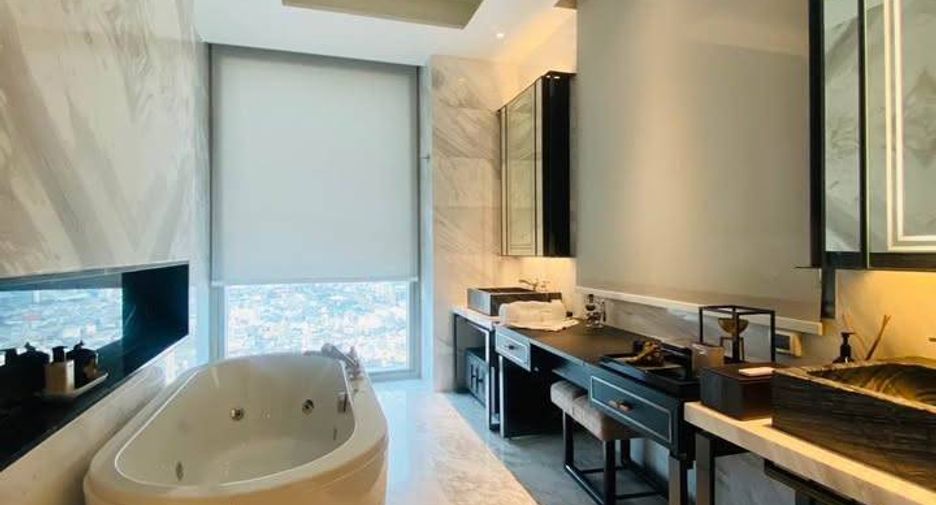 For sale 3 bedrooms condo in Khlong San, Bangkok