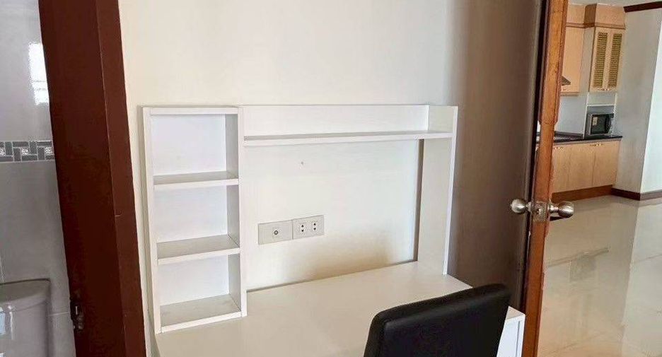 Wohnung zur Miete mit 3 Zimmer in Khlong Toei, Bangkok
