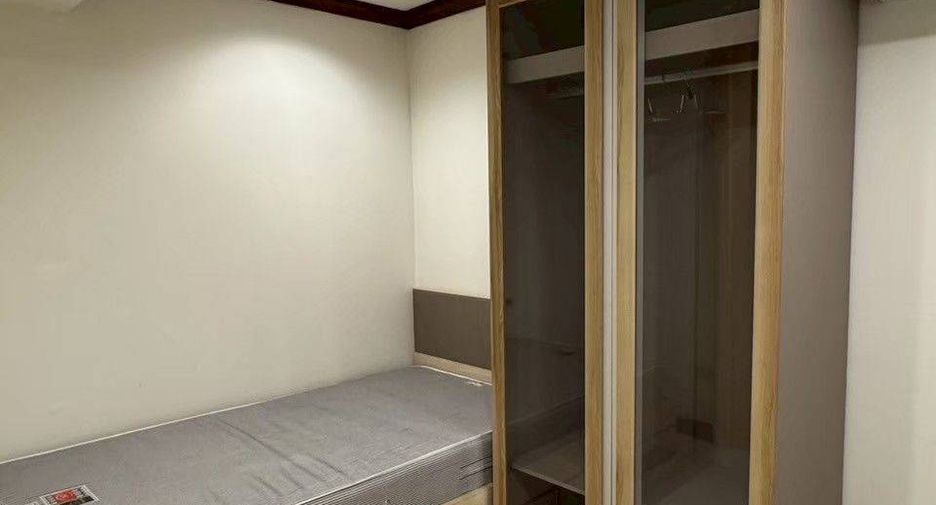 Wohnung zur Miete mit 3 Zimmer in Khlong Toei, Bangkok