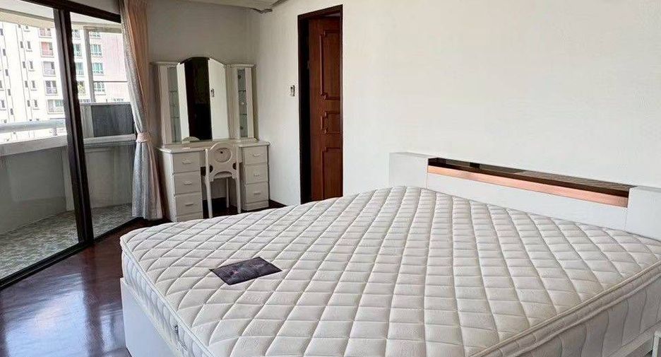 Wohnung zur Miete mit 3 Zimmer in Khlong Toei, Bangkok