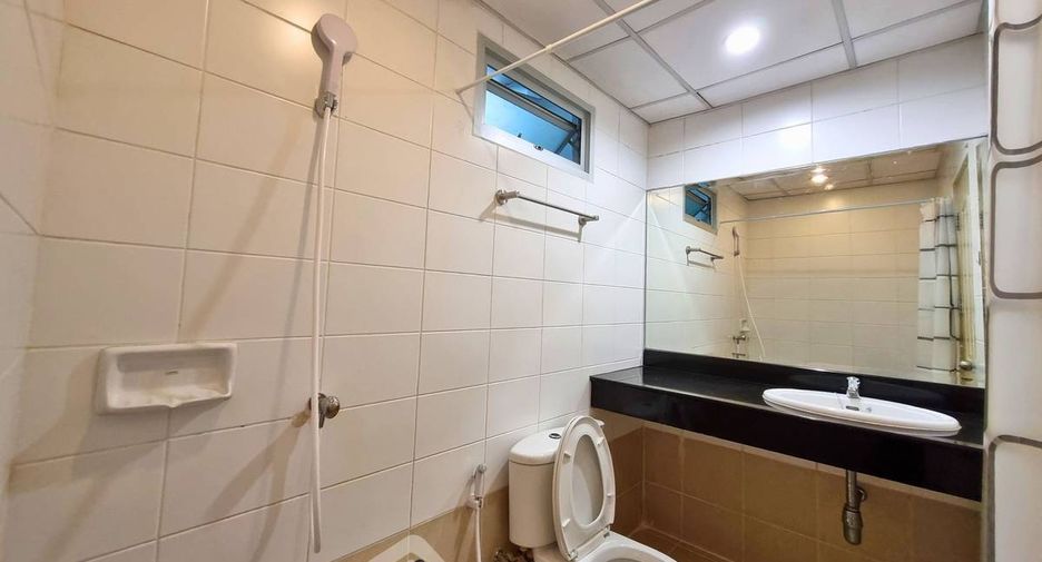 Condo en alquiler de 2 habitaciones en Yan Nawa, Bangkok