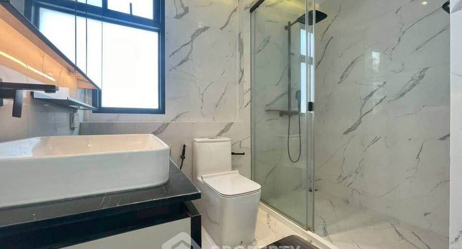 For rent 2 bedrooms condo in Ratchathewi, Bangkok