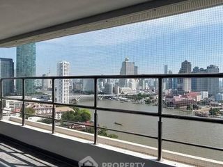 For rent 4 bedrooms condo in Sathon, Bangkok