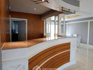 For rent 4 bedrooms condo in Sathon, Bangkok