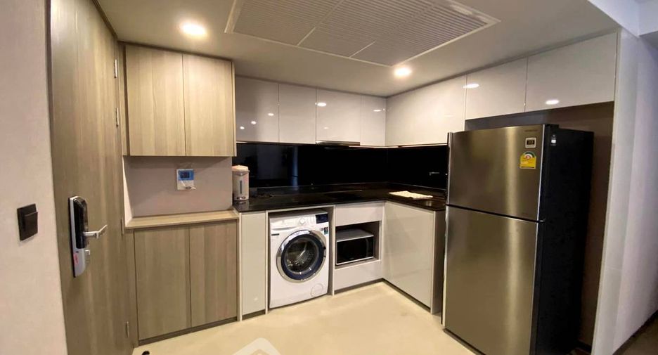 For rent 2 bedrooms condo in Pathum Wan, Bangkok