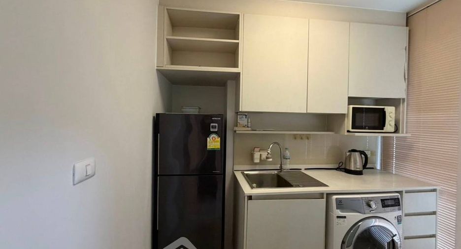 For rent 2 bedrooms condo in Huai Khwang, Bangkok