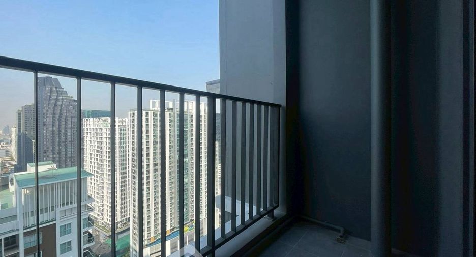 À louer 2 chambres condo à Huai Khwang, Bangkok