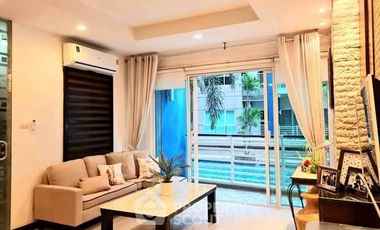 For rent 2 bedrooms condo in Watthana, Bangkok