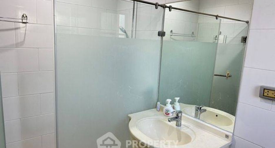 For sale 1 bed condo in Huai Khwang, Bangkok