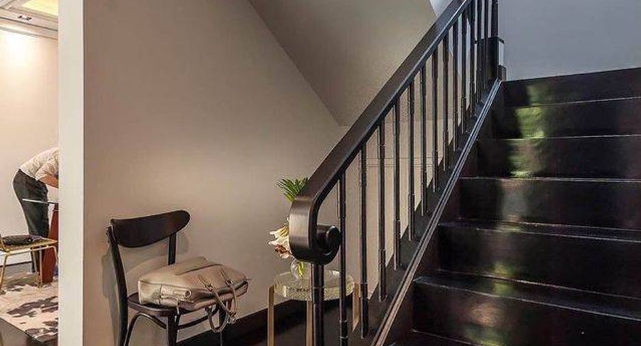 For sale 4 bedrooms house in Watthana, Bangkok