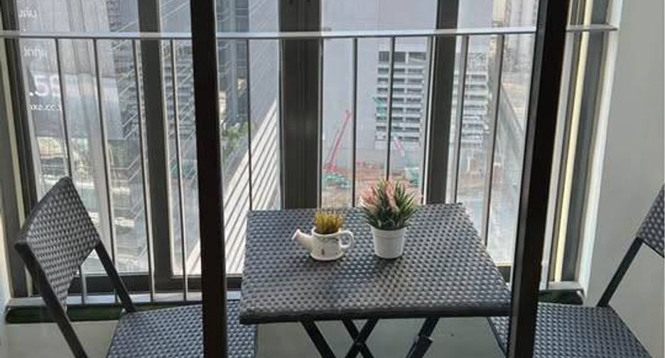 À vendre 1 chambre condo à Huai Khwang, Bangkok