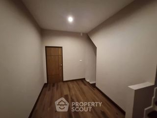 For rent and for sale 3 bedrooms townhouse in Phra Khanong, Bangkok