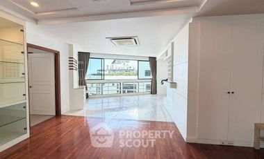 À louer et à vendre 3 chambres condo à Khlong Toei, Bangkok