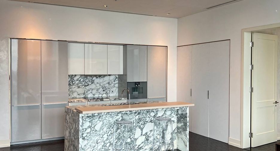 For rent and for sale 2 bedrooms condo in Sathon, Bangkok