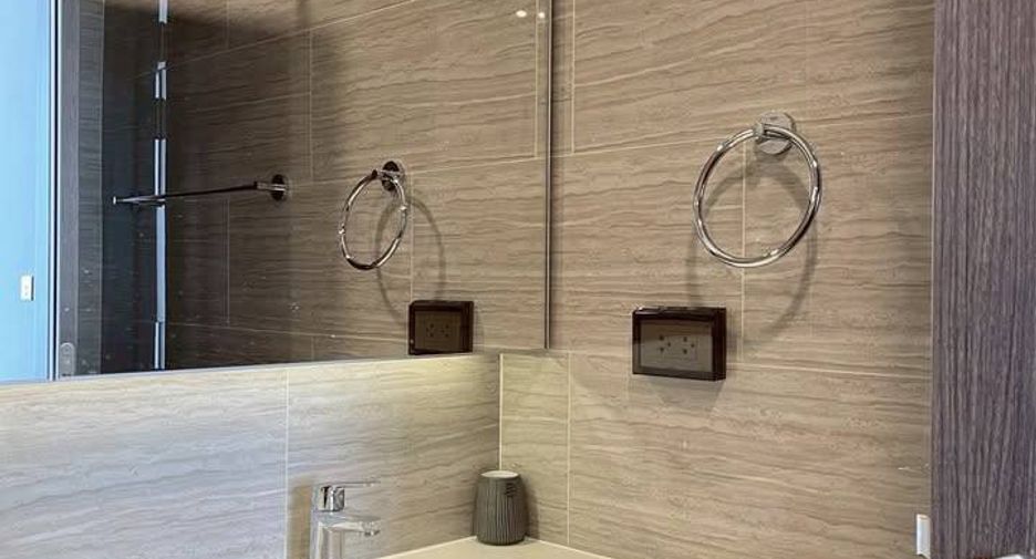 For sale 1 Beds condo in Bang Na, Bangkok