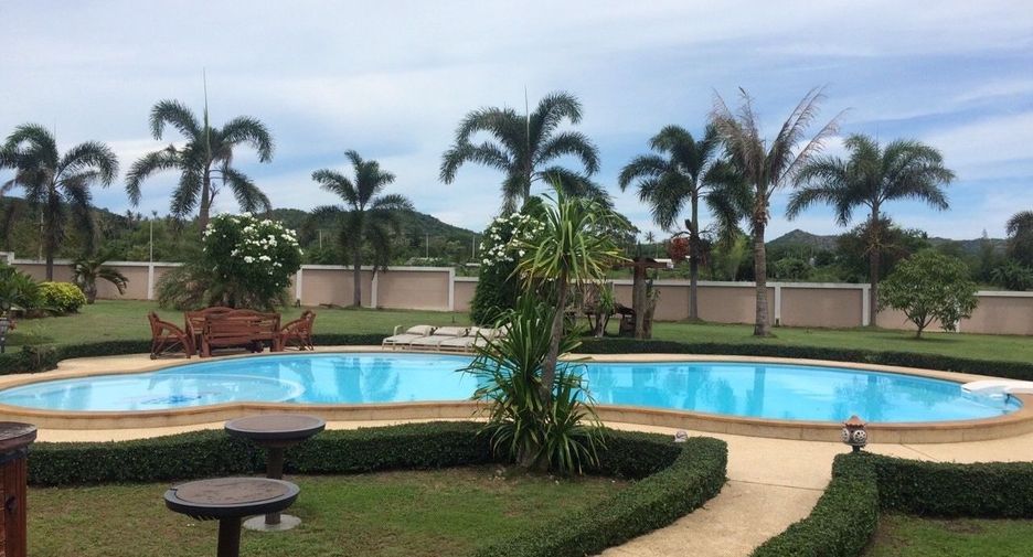 For sale 6 bedrooms villa in Pran Buri, Prachuap Khiri Khan