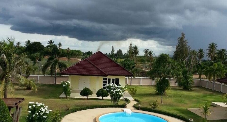 For sale 6 bedrooms villa in Pran Buri, Prachuap Khiri Khan