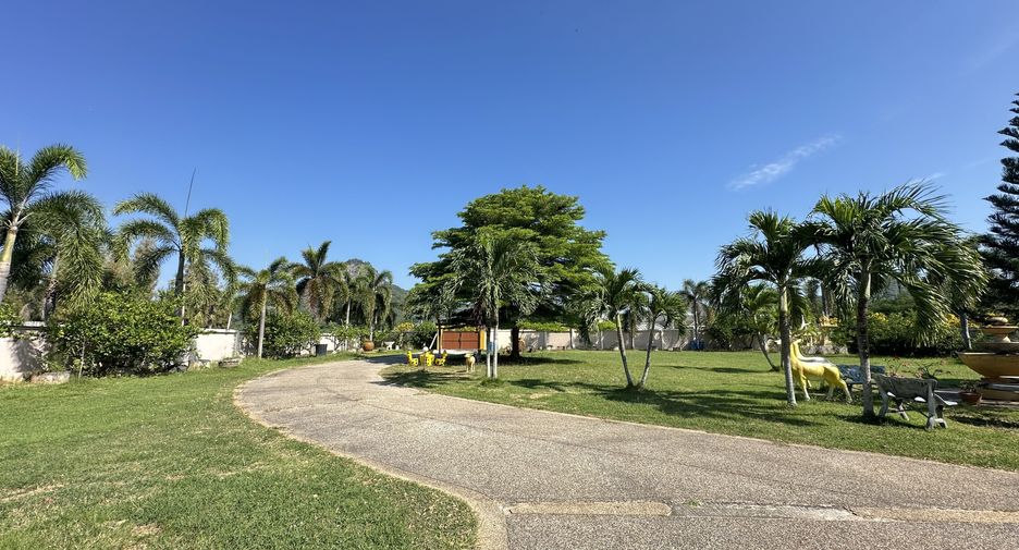 For sale 6 bedrooms villa in Pran Buri, Prachuap Khiri Khan