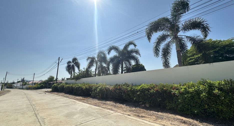 For sale 6 bedrooms villa in Pran Buri, Prachuap Khiri Khan