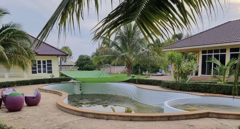 For sale 6 bedrooms villa in Pran Buri, Prachuap Khiri Khan