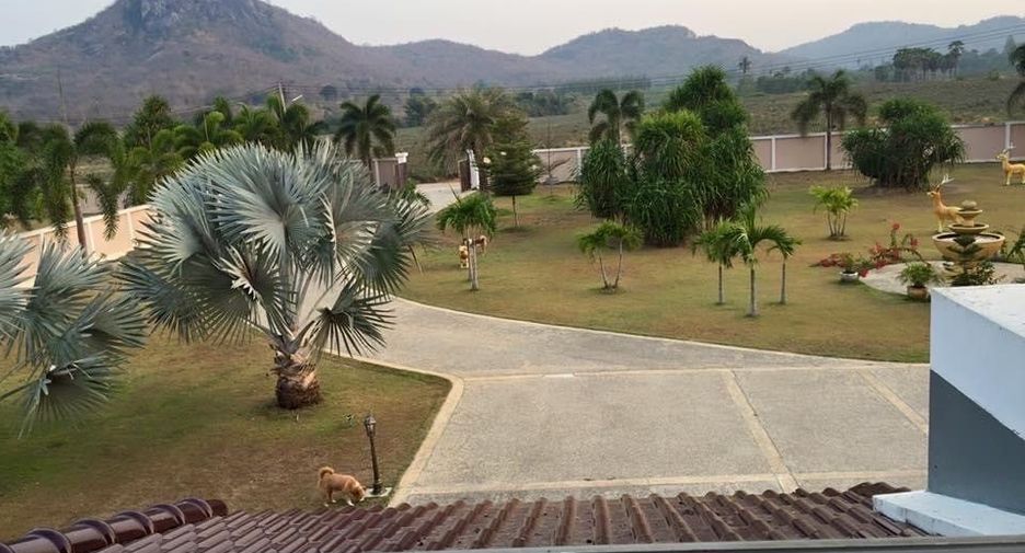 For sale 6 bedrooms villa in Pran Buri, Prachuap Khiri Khan