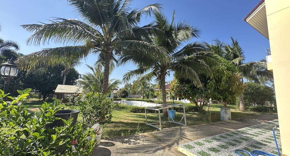 For sale 6 bedrooms villa in Pran Buri, Prachuap Khiri Khan