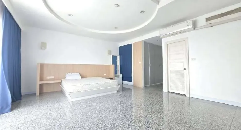 Condo en alquiler de 3 habitaciones en Bang Phlat, Bangkok