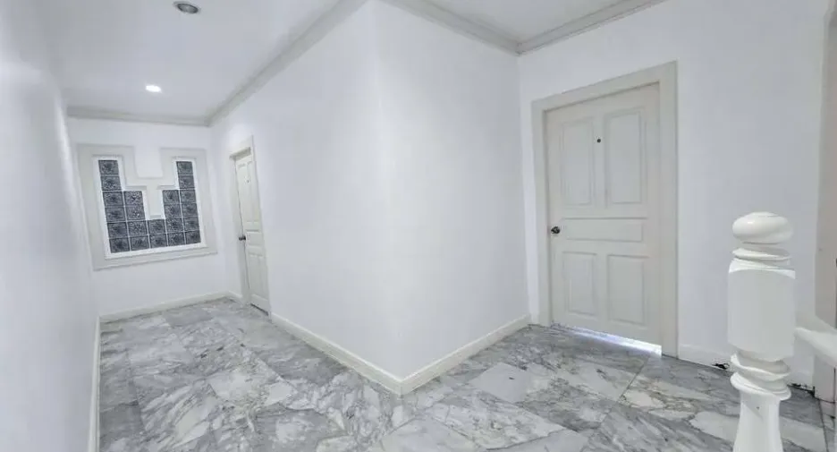 Condo en alquiler de 3 habitaciones en Bang Phlat, Bangkok