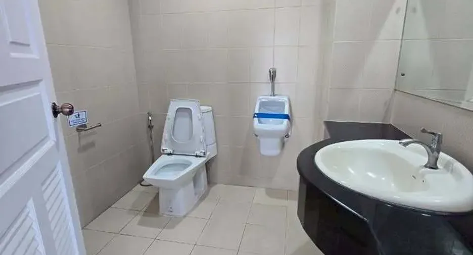 Condo en alquiler de 3 habitaciones en Bang Phlat, Bangkok