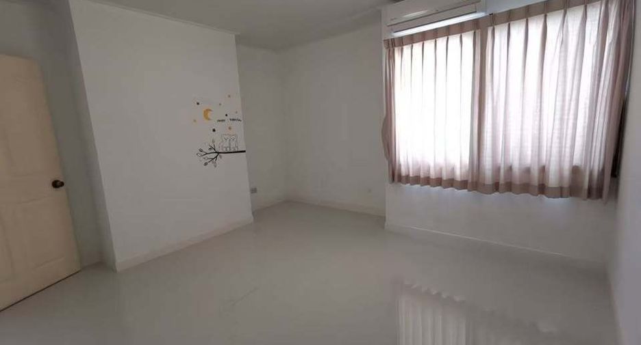 Condo en alquiler de 3 habitaciones en Bang Phlat, Bangkok