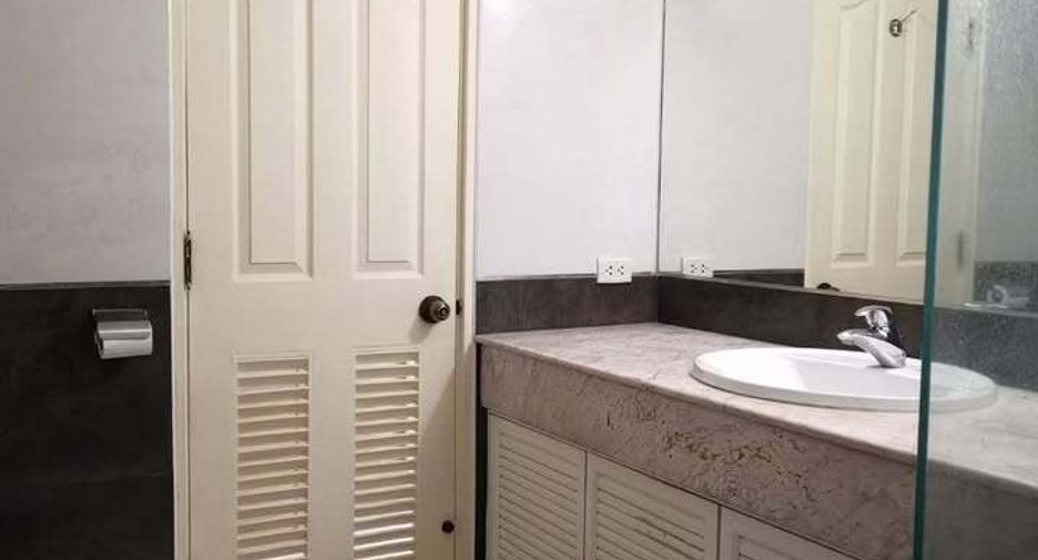 Condo en alquiler de 3 habitaciones en Bang Phlat, Bangkok