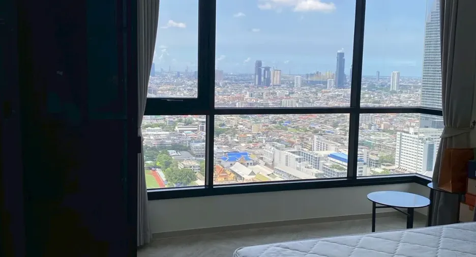 Condo en alquiler de 1 habitaciones en Khlong San, Bangkok